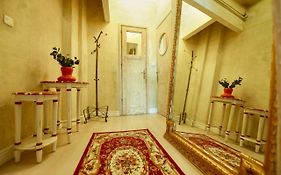 Baroque Splendor: Breathtaking Views & Design